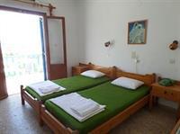 Young Inn Науса Екстериор снимка