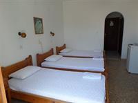 Young Inn Науса Екстериор снимка